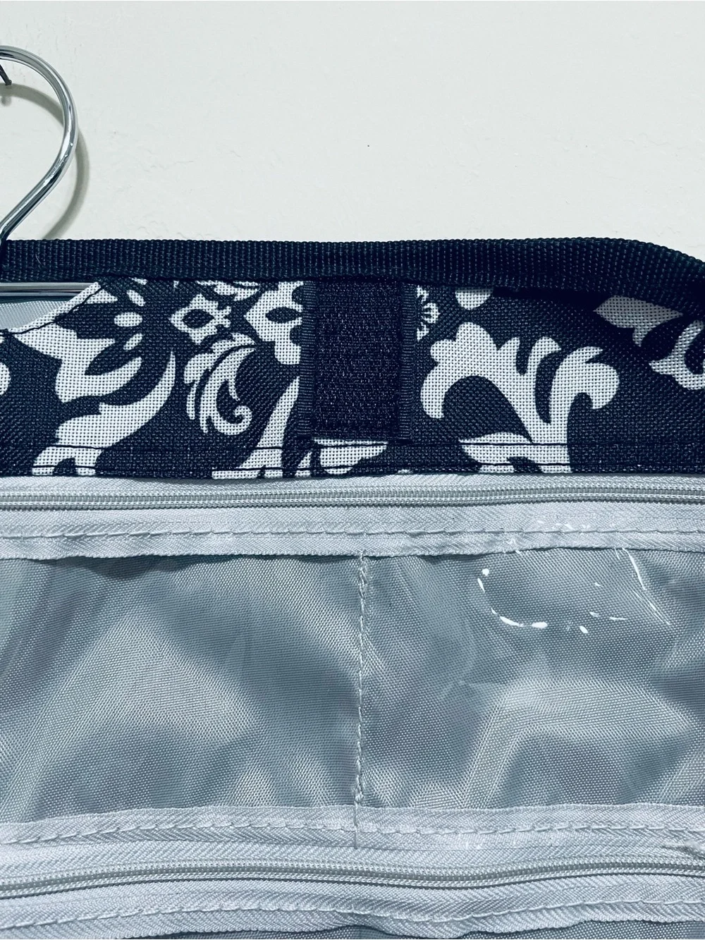 Hanging Jewelry & Accessory Storage Organizer Damask Pattern Folding Travel